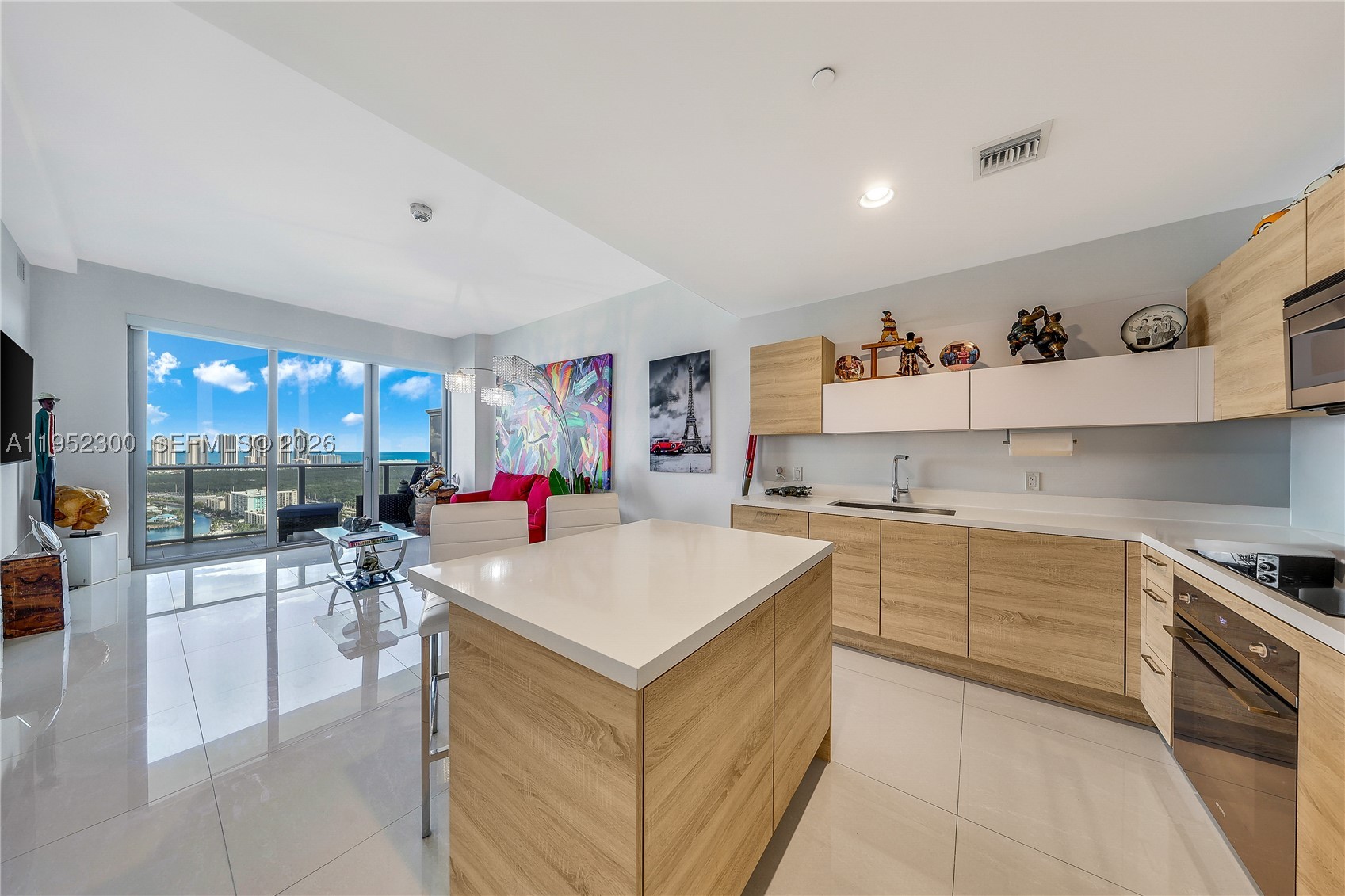 THE HARBOUR SOUTH CONDO - Residential
