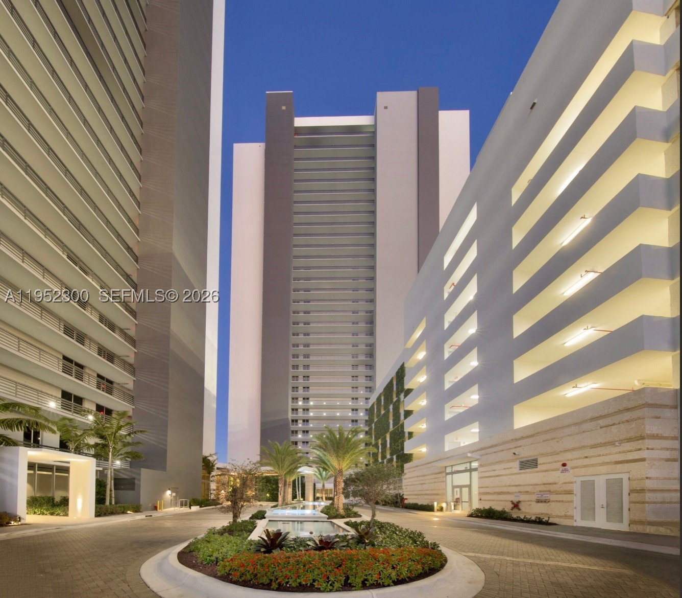 THE HARBOUR SOUTH CONDO - Residential