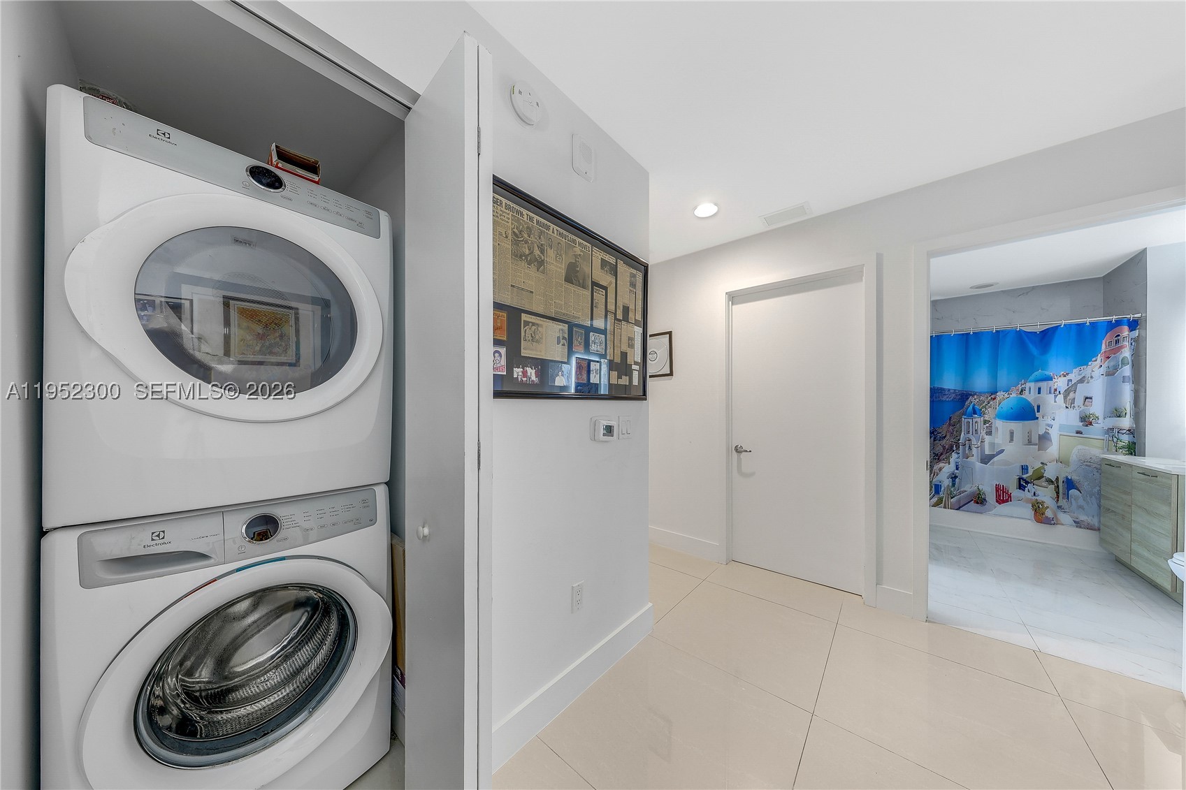 THE HARBOUR SOUTH CONDO - Residential