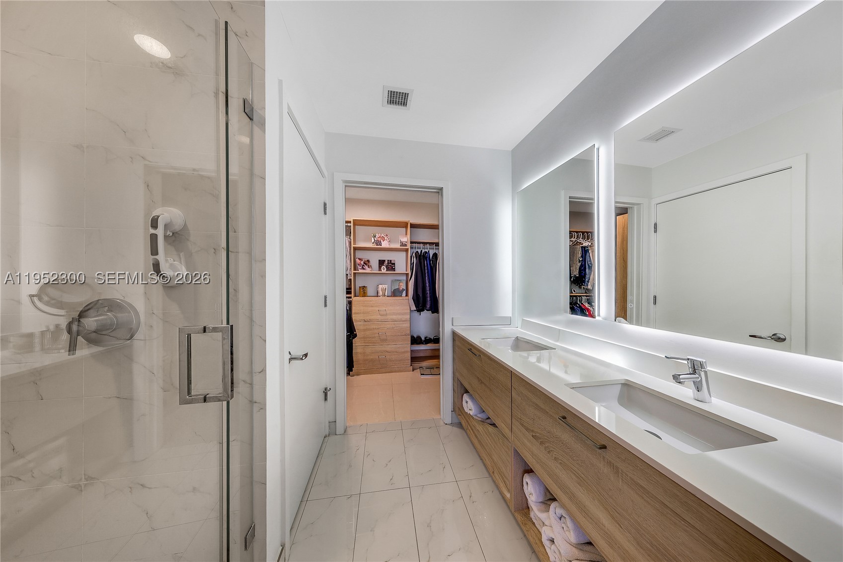 THE HARBOUR SOUTH CONDO - Residential