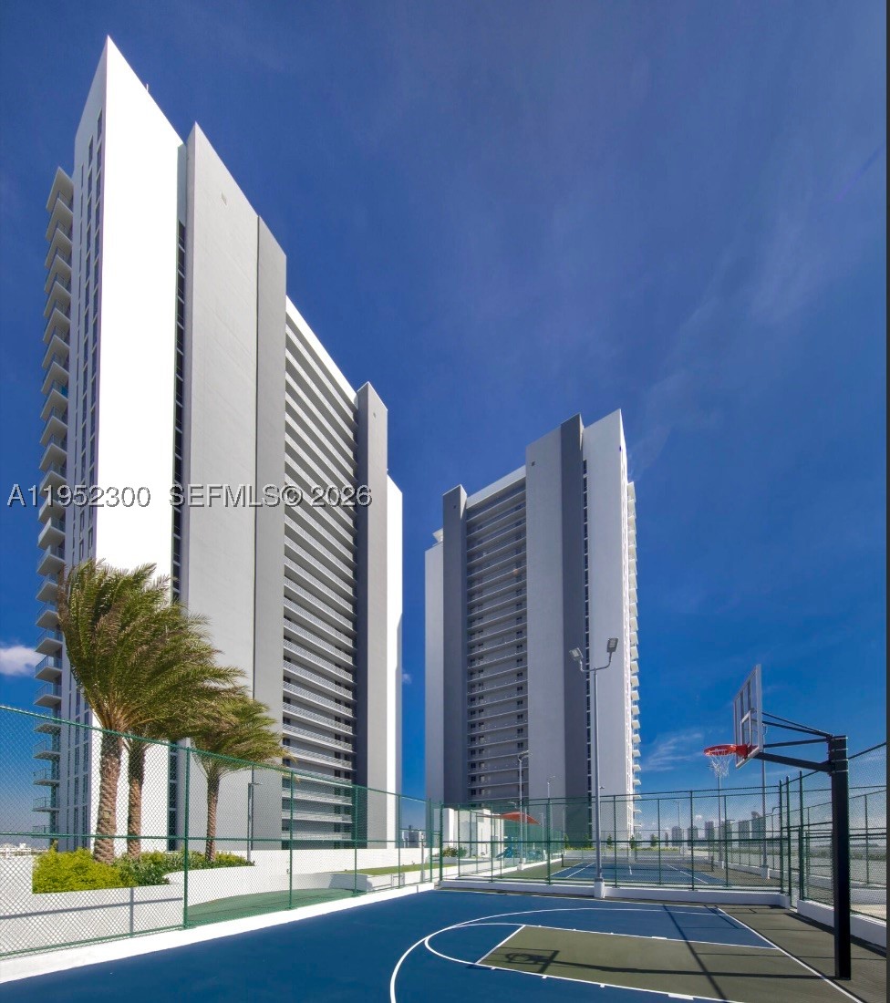 THE HARBOUR SOUTH CONDO - Residential