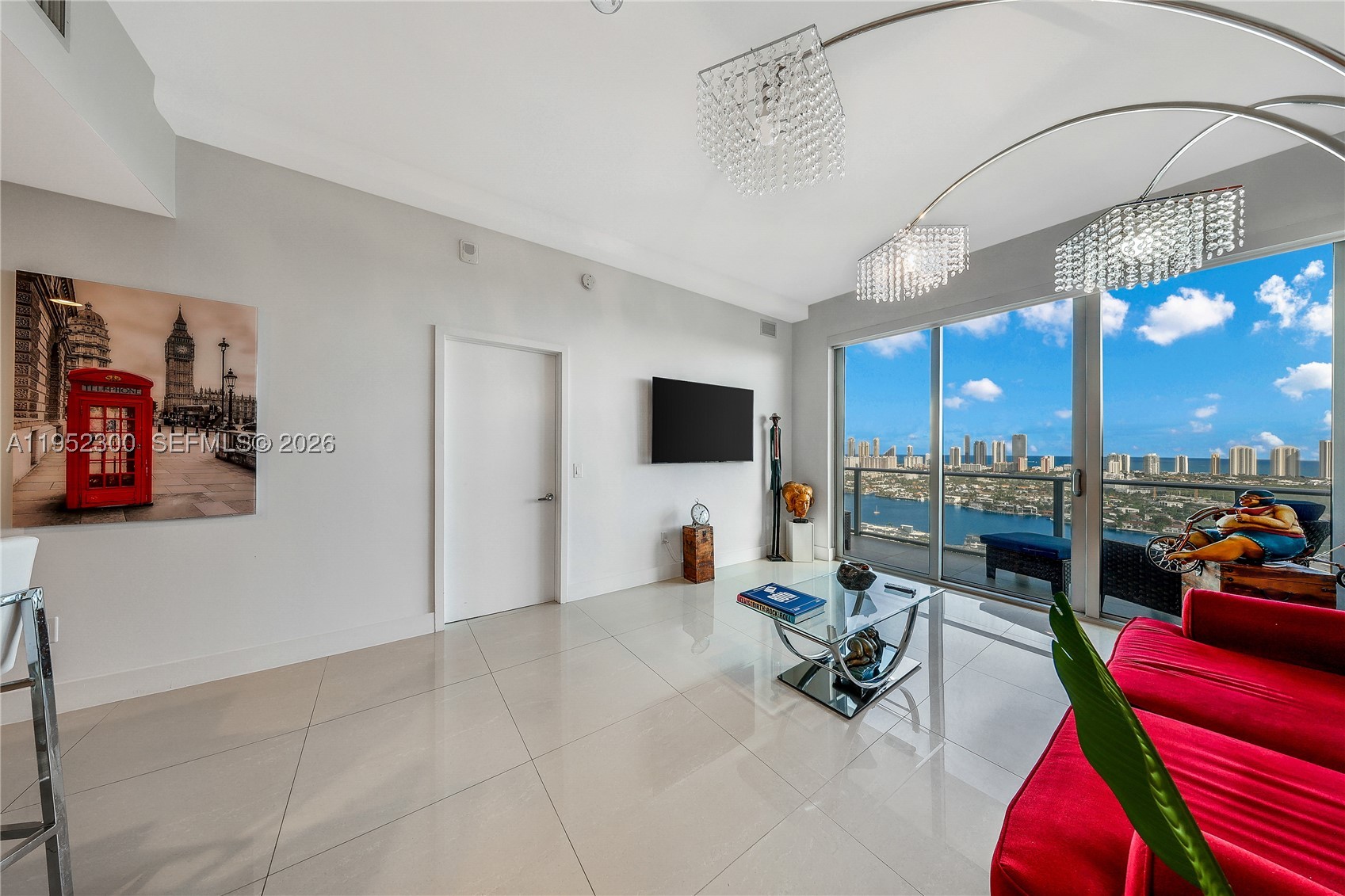 THE HARBOUR SOUTH CONDO - Residential
