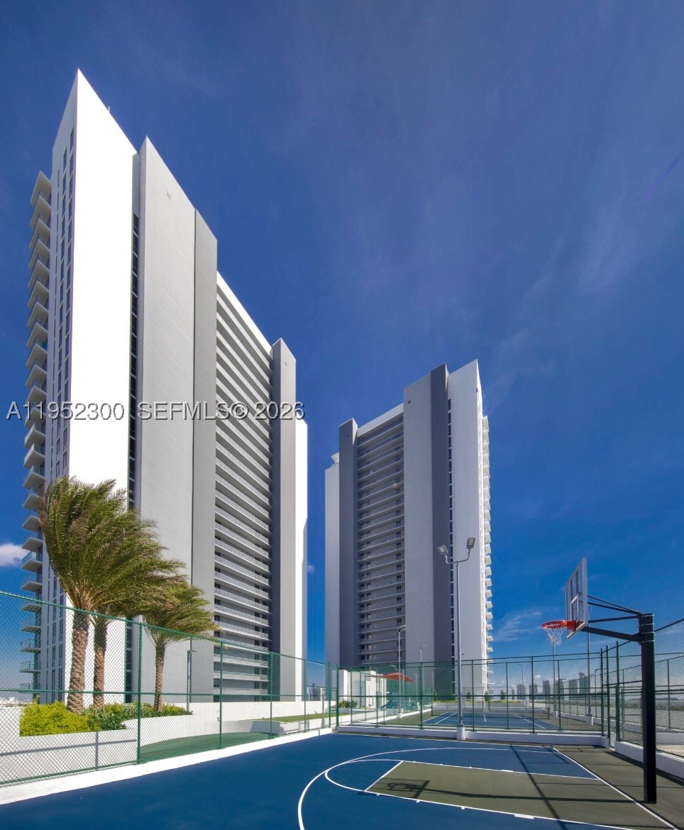 THE HARBOUR SOUTH CONDO - Residential