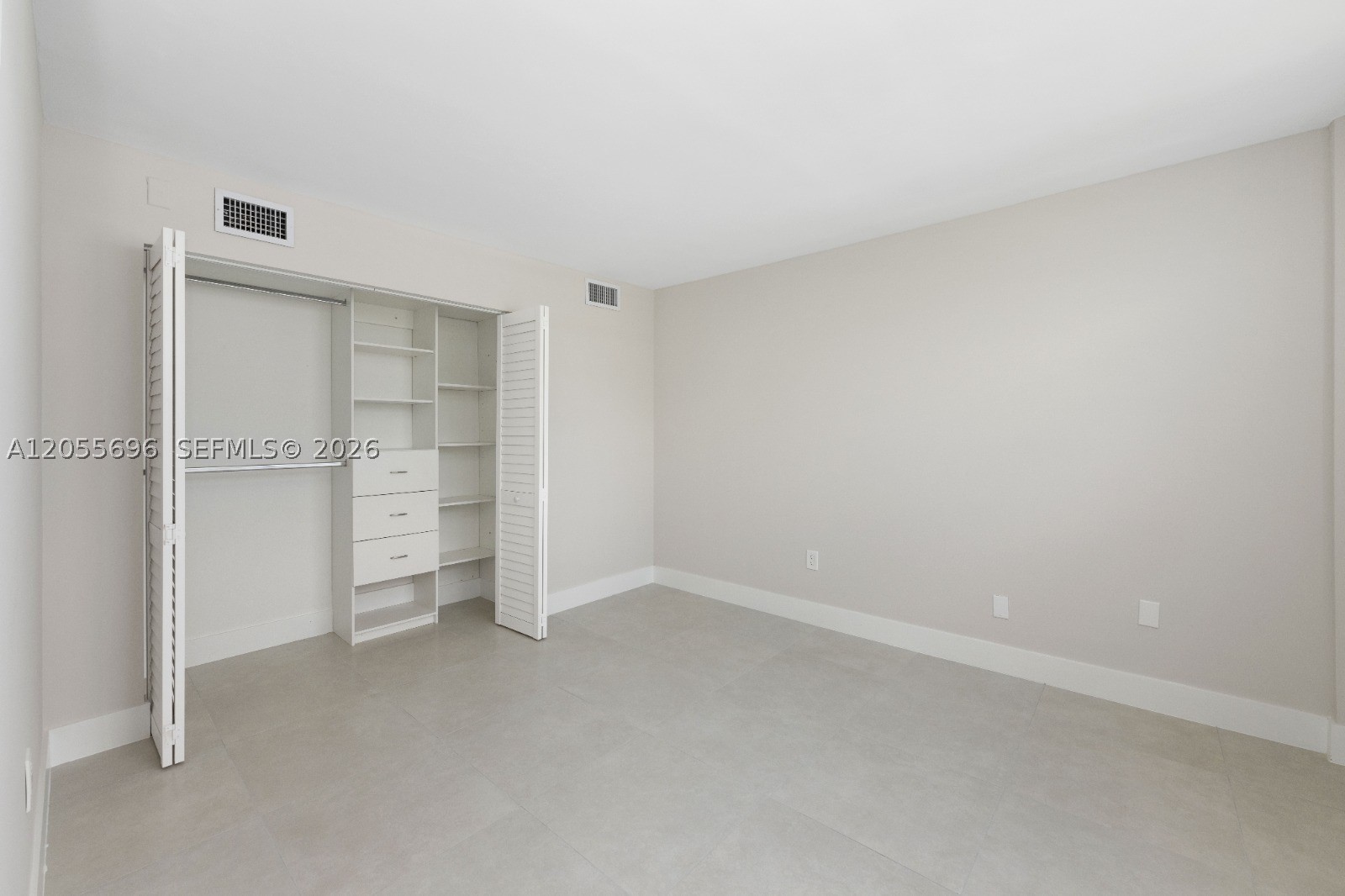 EL CONQUISTADOR SOUTH CON - Residential