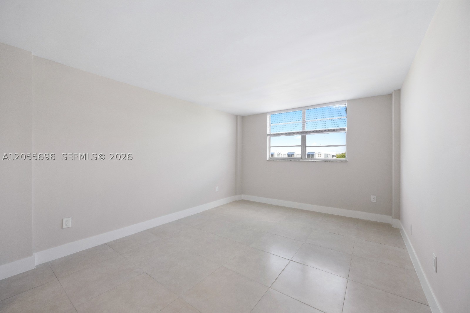 EL CONQUISTADOR SOUTH CON - Residential