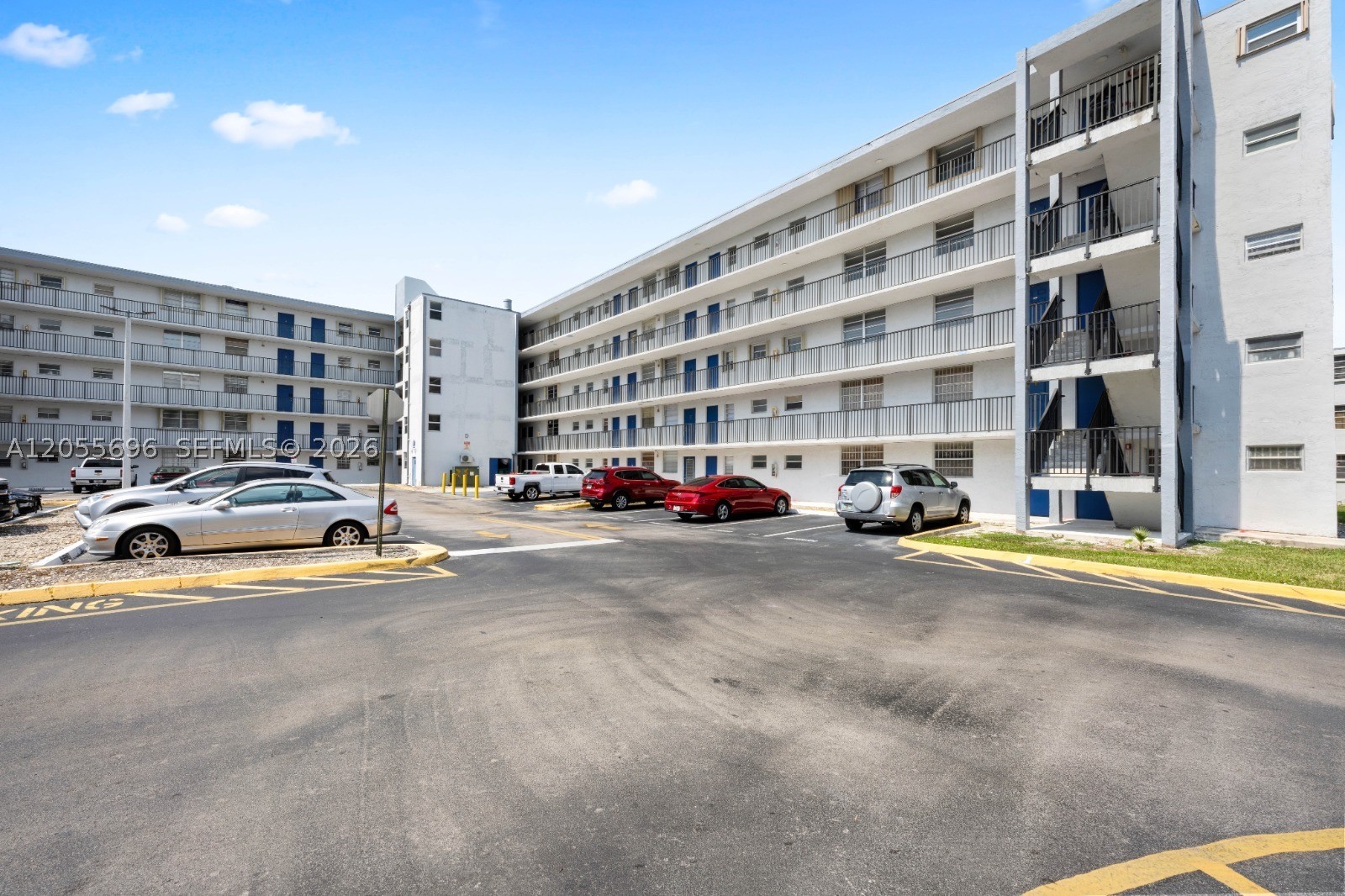 EL CONQUISTADOR SOUTH CON - Residential