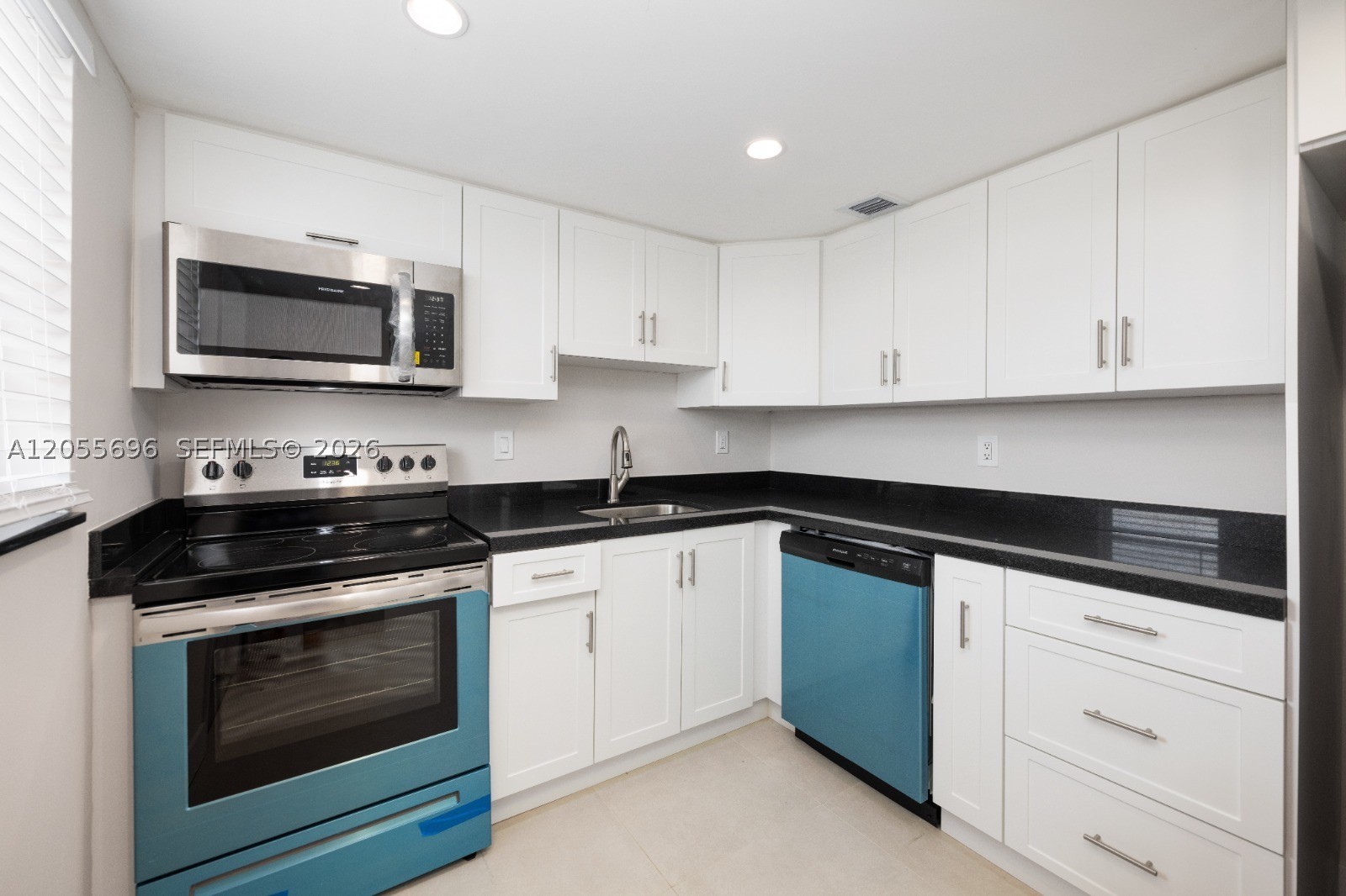 EL CONQUISTADOR SOUTH CON - Residential