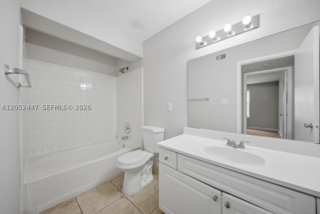 BISCAYNE BEACH CLUB CONDO - Residential Lease
