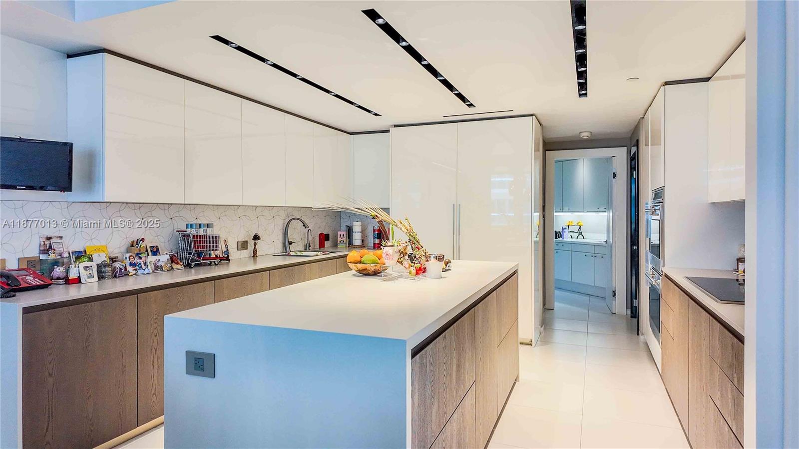 BAL HARBOUR TOWER CONDO - Residential