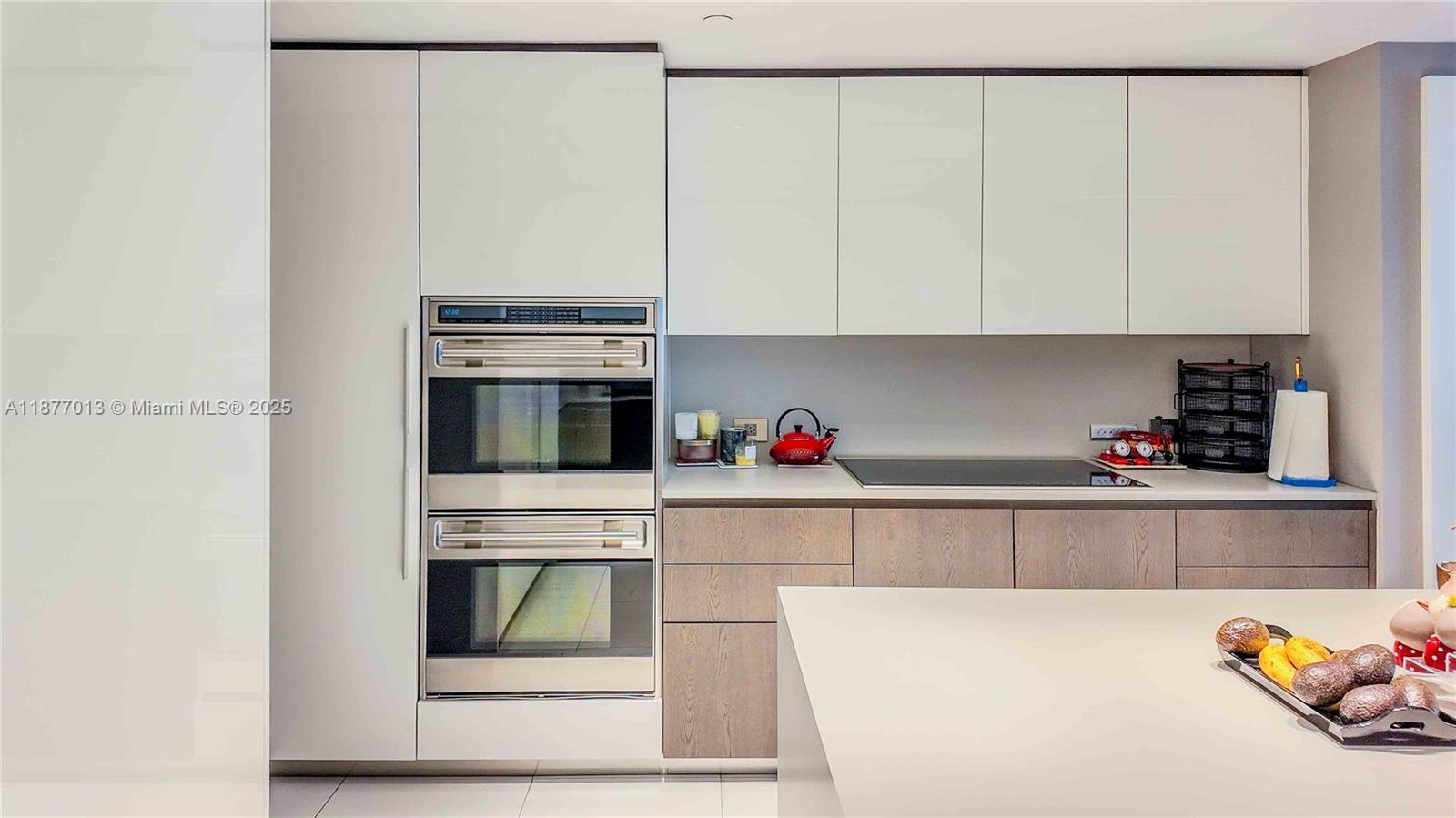 BAL HARBOUR TOWER CONDO - Residential
