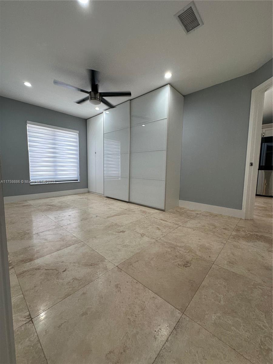 LAKES ON THE GREEN GLYNN - Residential Lease