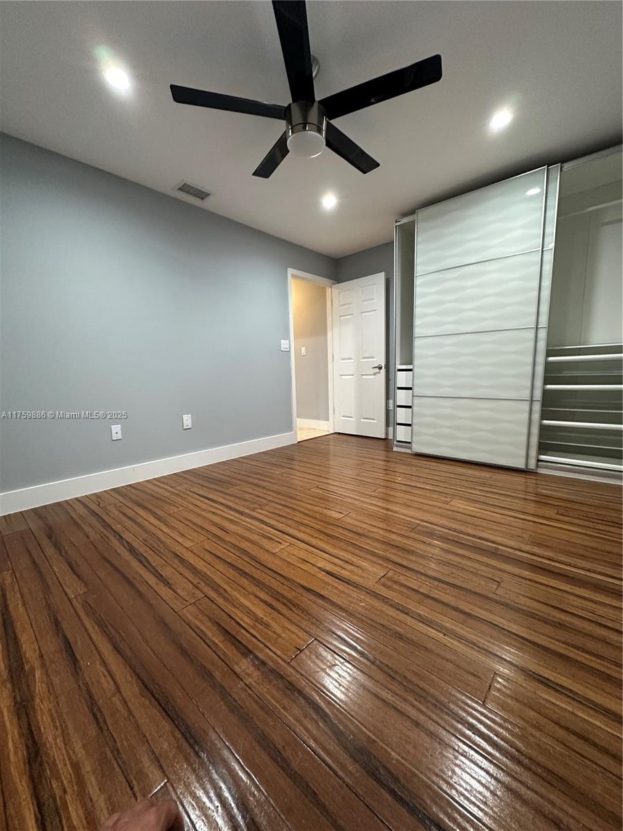 LAKES ON THE GREEN GLYNN - Residential Lease