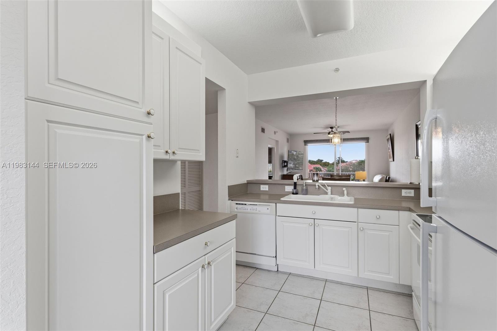 YARDLEY CONDOMINIUM E - Residential