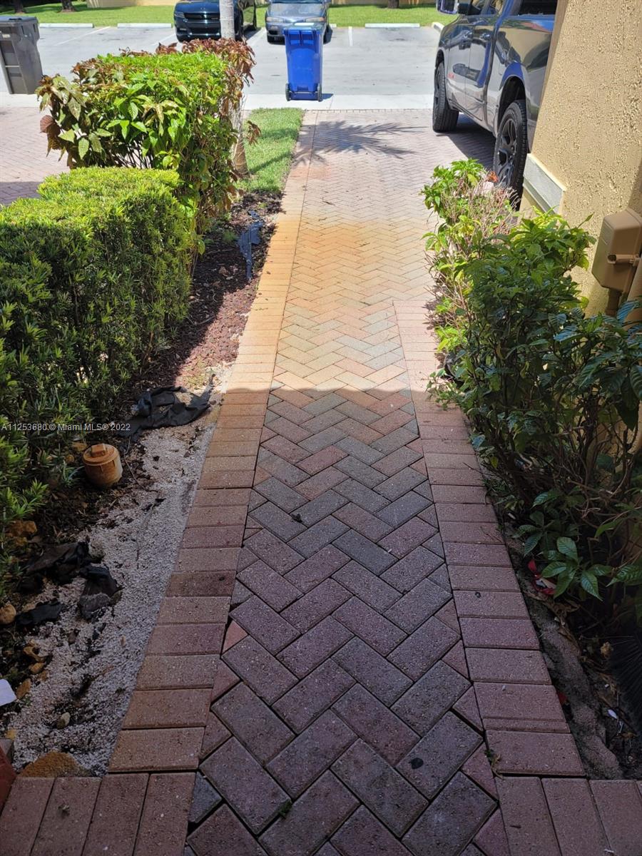 UNITED HOMES AT BELLA VIS - Residential Lease