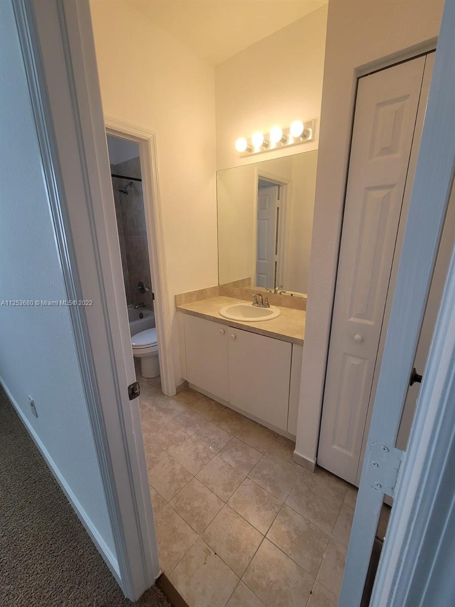 UNITED HOMES AT BELLA VIS - Residential Lease