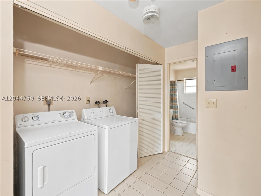 HALLANDALE PARK - Residential Income