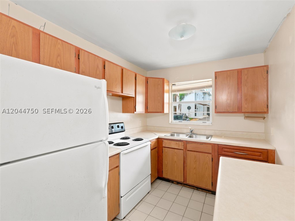 HALLANDALE PARK - Residential Income