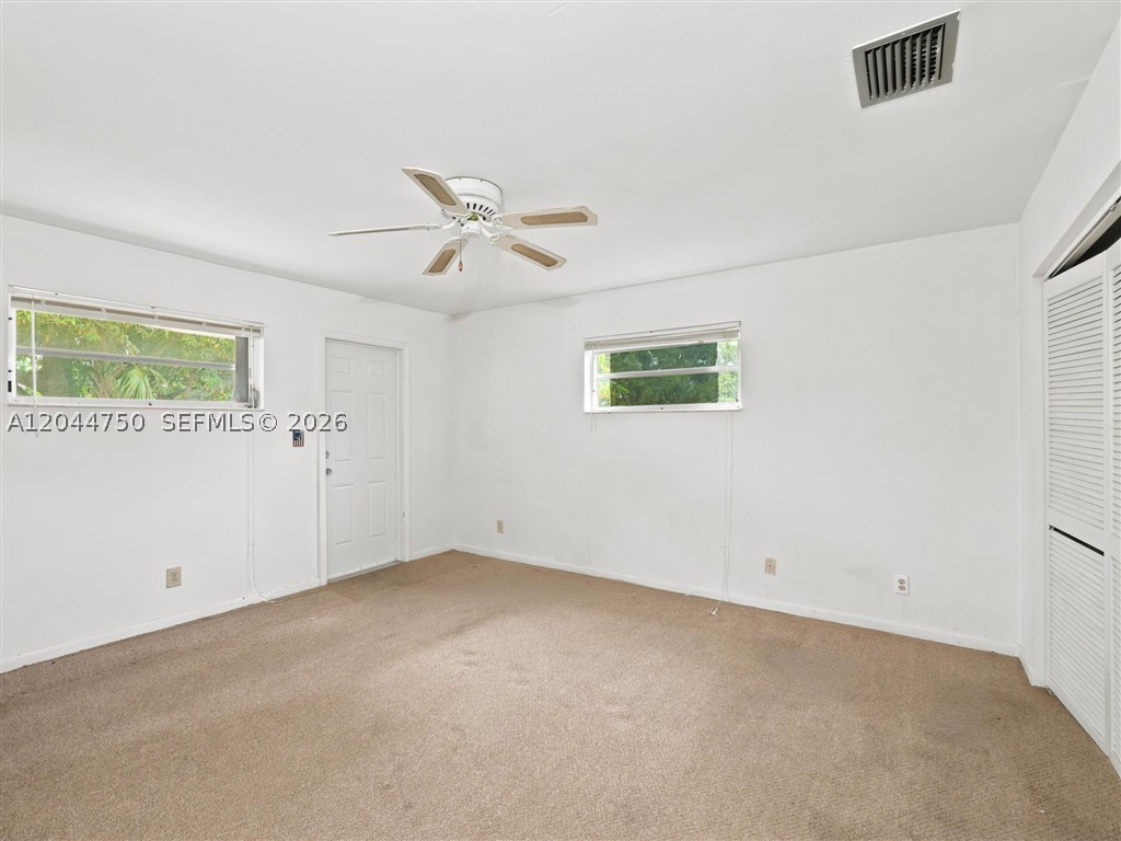 HALLANDALE PARK - Residential Income