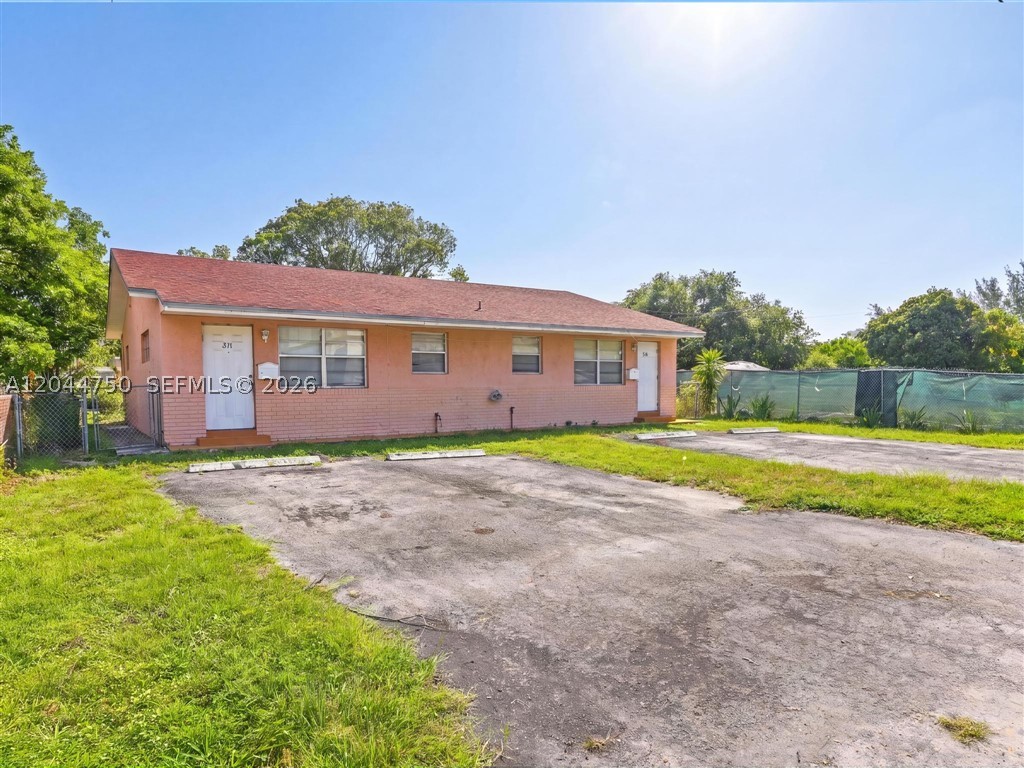 HALLANDALE PARK - Residential Income