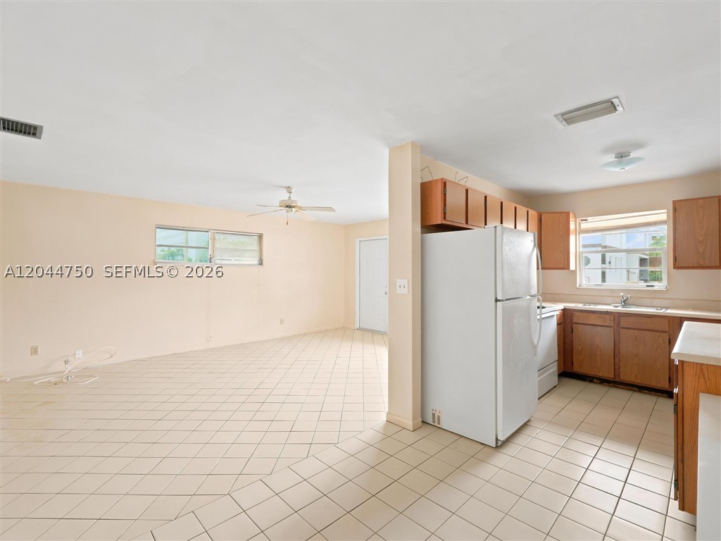 HALLANDALE PARK - Residential Income