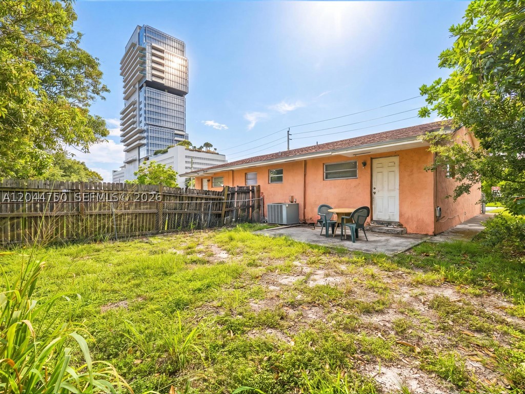 HALLANDALE PARK - Residential Income