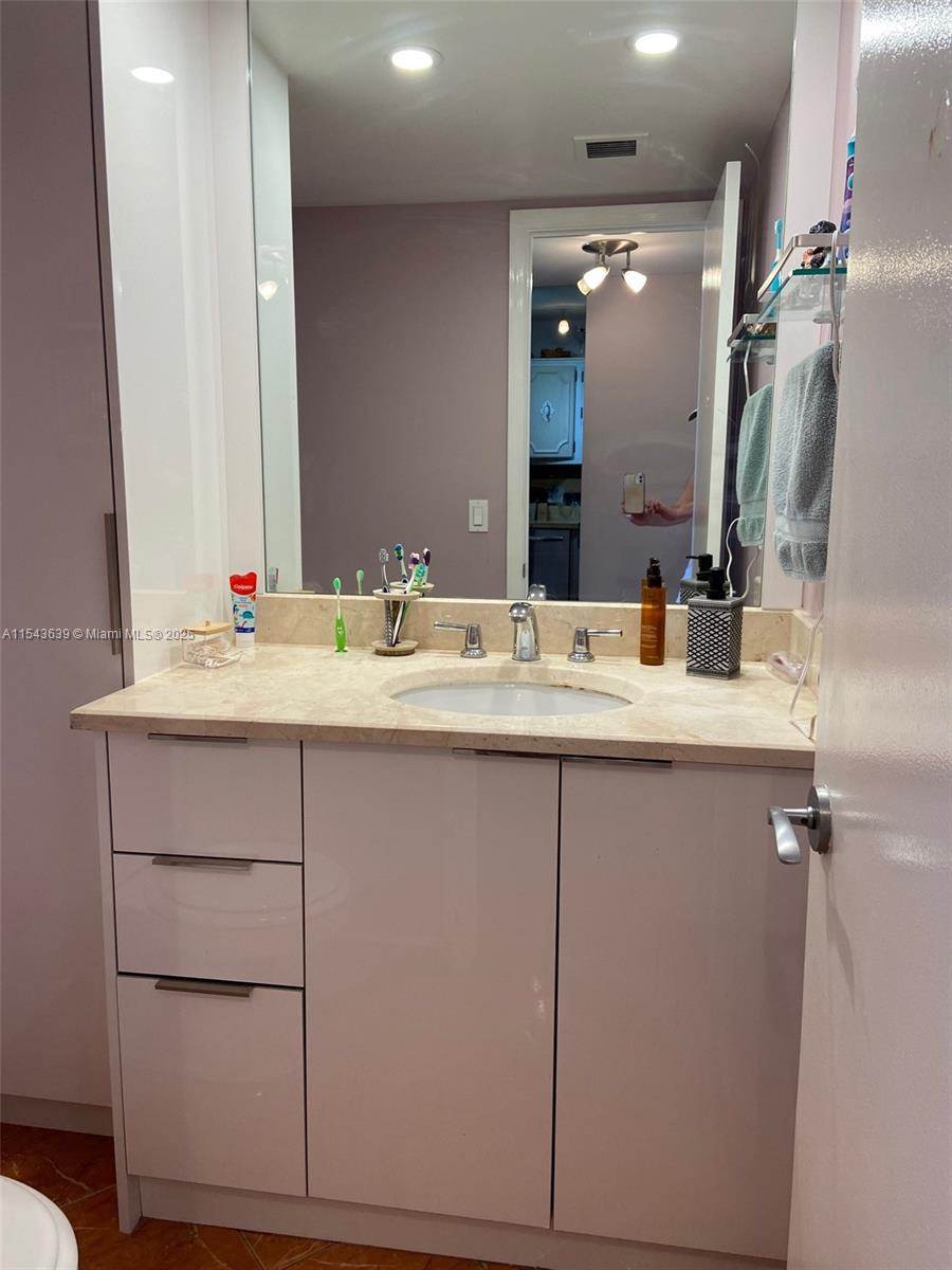 ADMIRALS PORT CONDO WEST - Residential