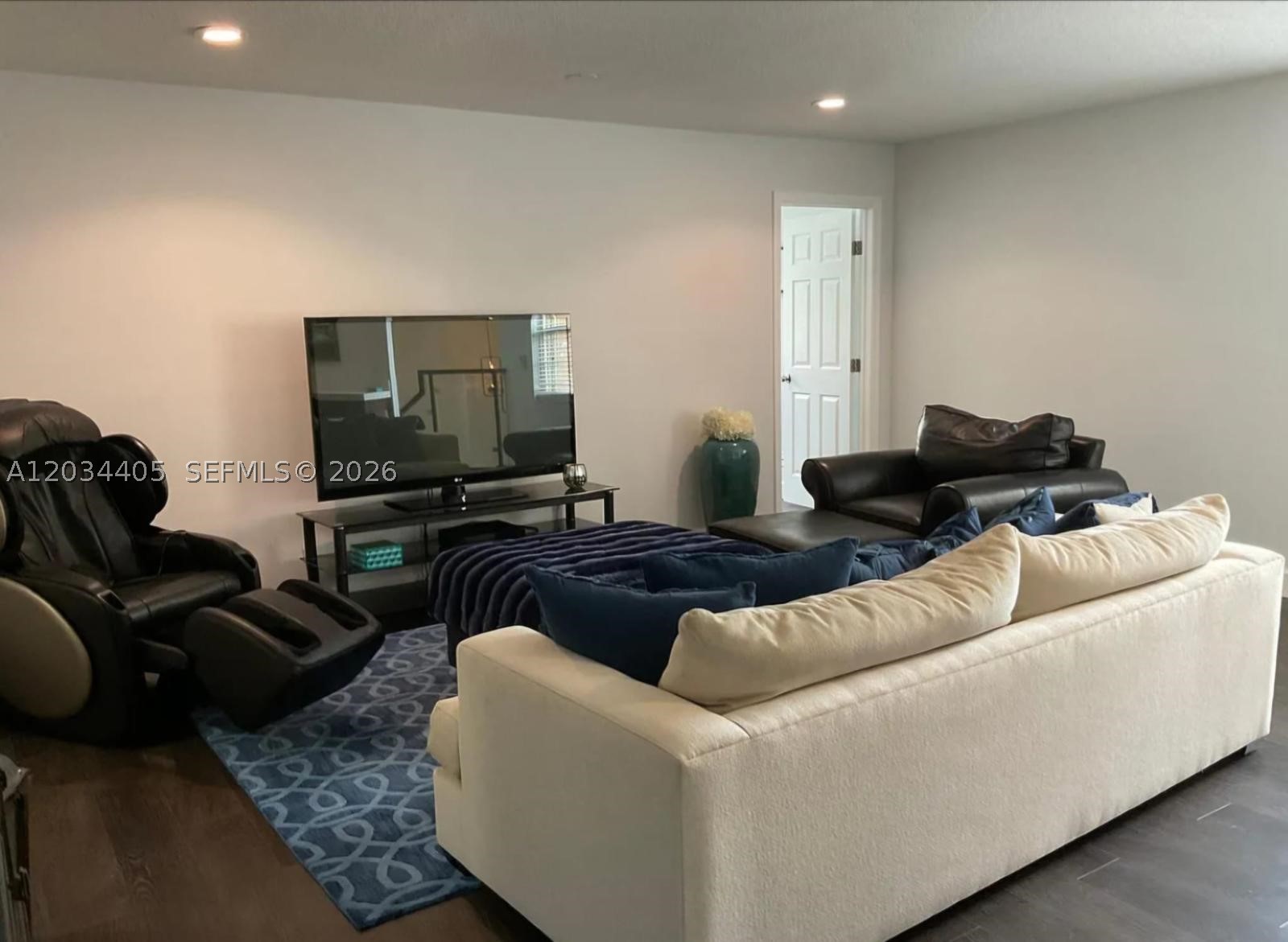 MIZNER POINTE OF BOCA VIA - Residential Lease