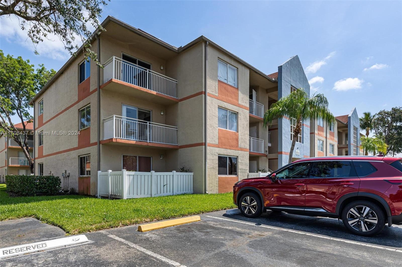 VILLA RUSTICA I CONDO - Residential Lease
