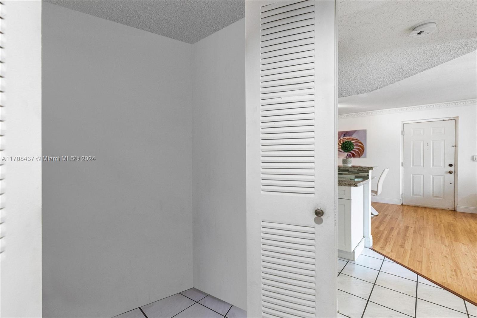 VILLA RUSTICA I CONDO - Residential Lease