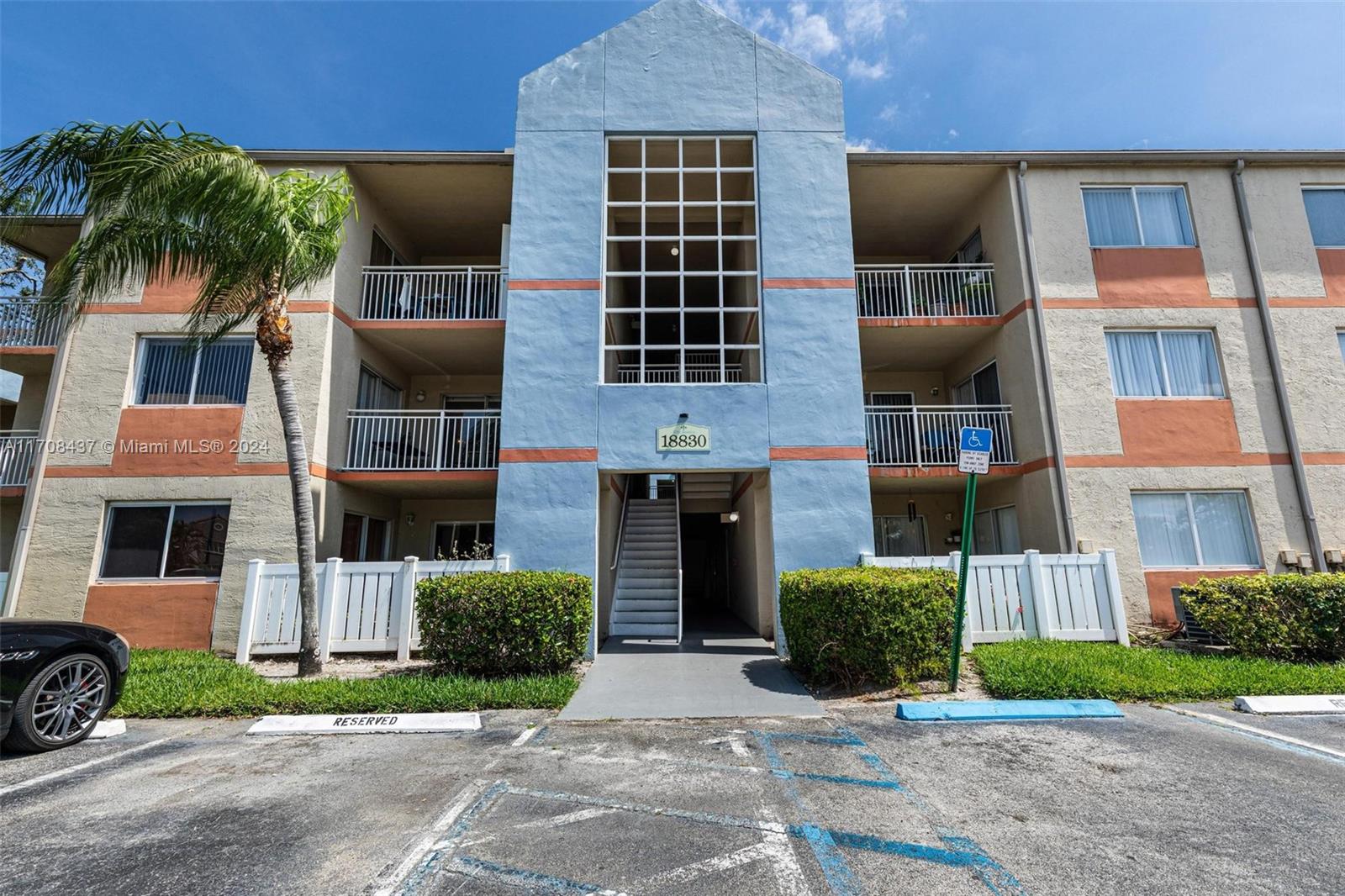 VILLA RUSTICA I CONDO - Residential Lease