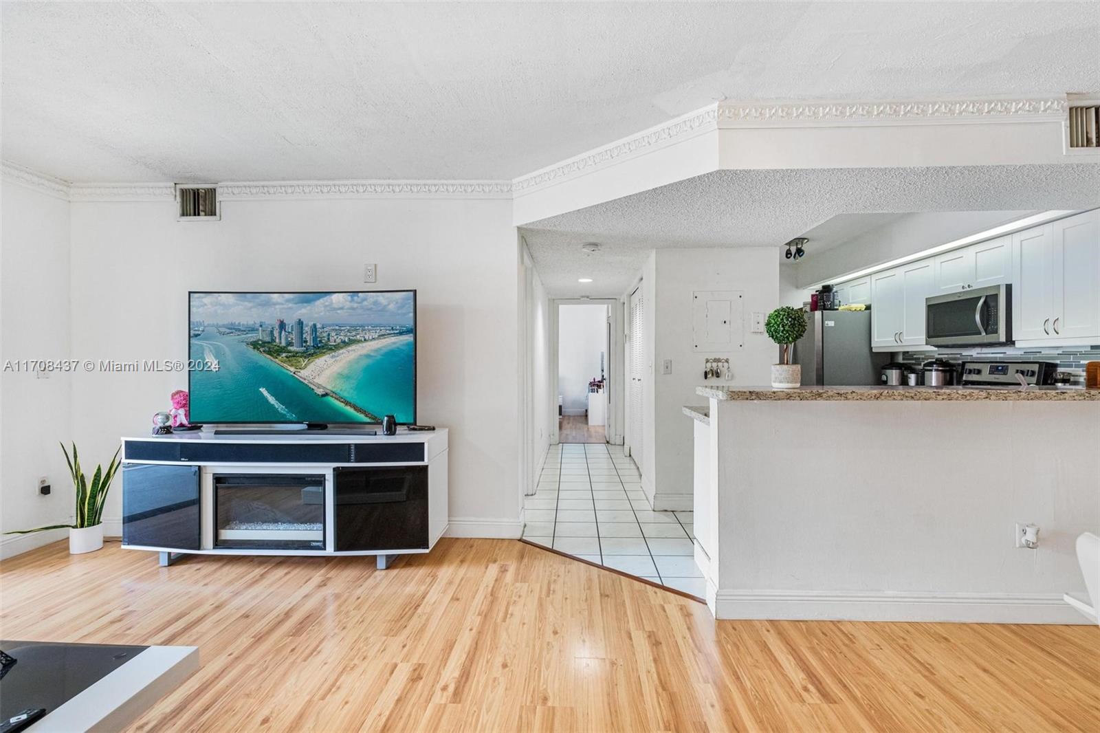 VILLA RUSTICA I CONDO - Residential Lease