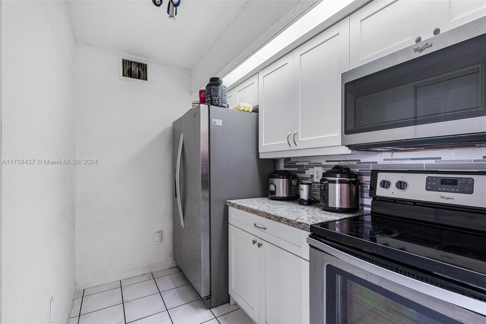 VILLA RUSTICA I CONDO - Residential Lease