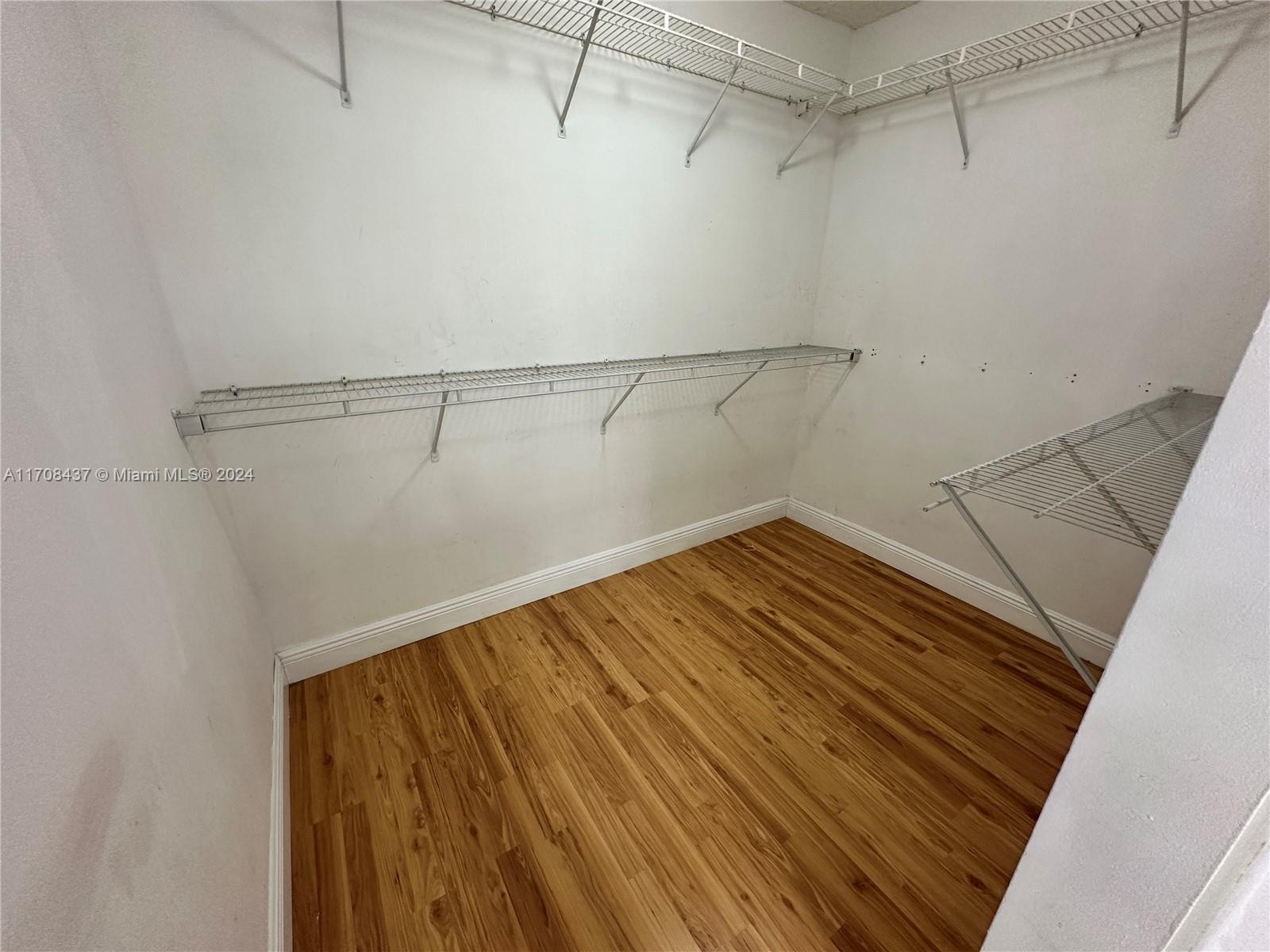 VILLA RUSTICA I CONDO - Residential Lease