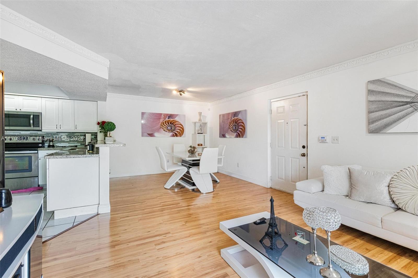 VILLA RUSTICA I CONDO - Residential Lease