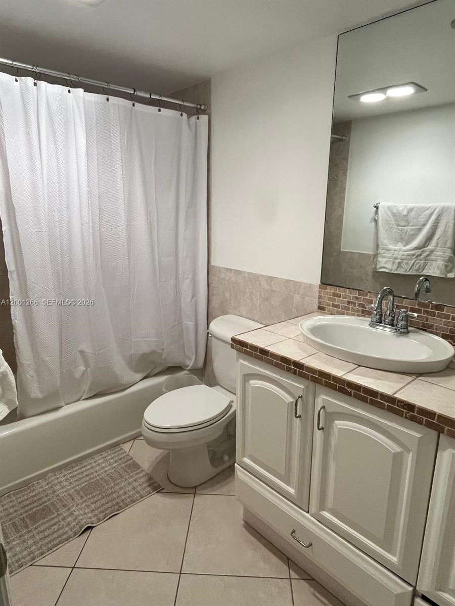 NO 11 PALM-AIRE COUNTRY C - Residential