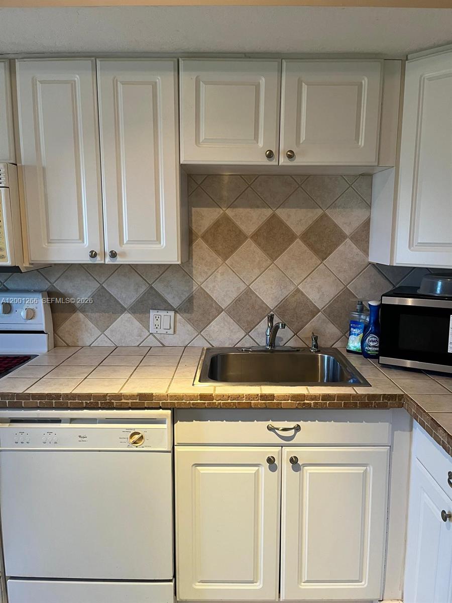 NO 11 PALM-AIRE COUNTRY C - Residential
