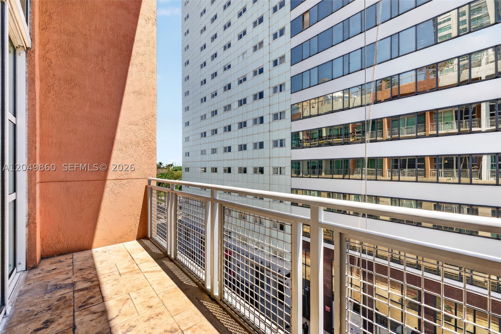 VIZCAYNE SOUTH CONDO - Residential