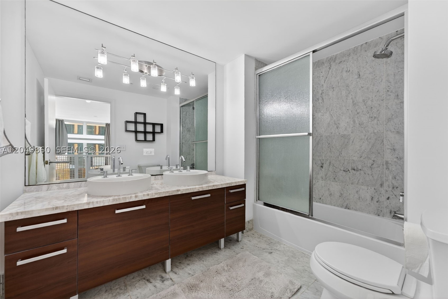 VIZCAYNE SOUTH CONDO - Residential