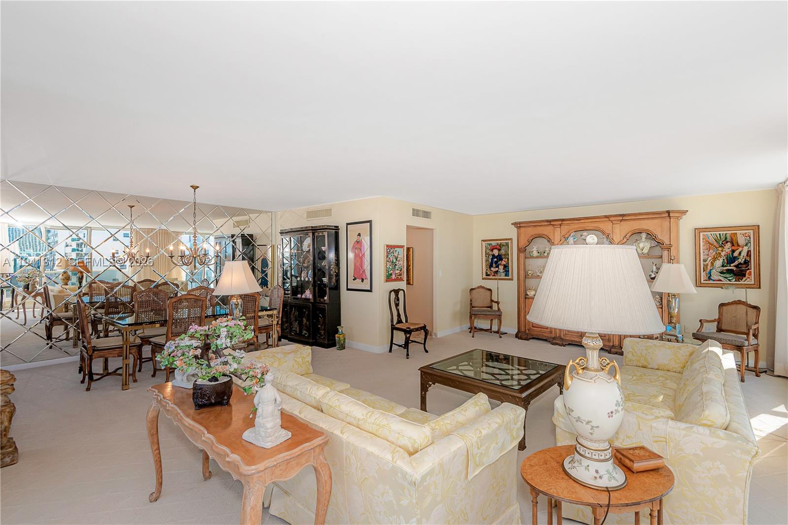 AQUARIUS CONDO - Residential