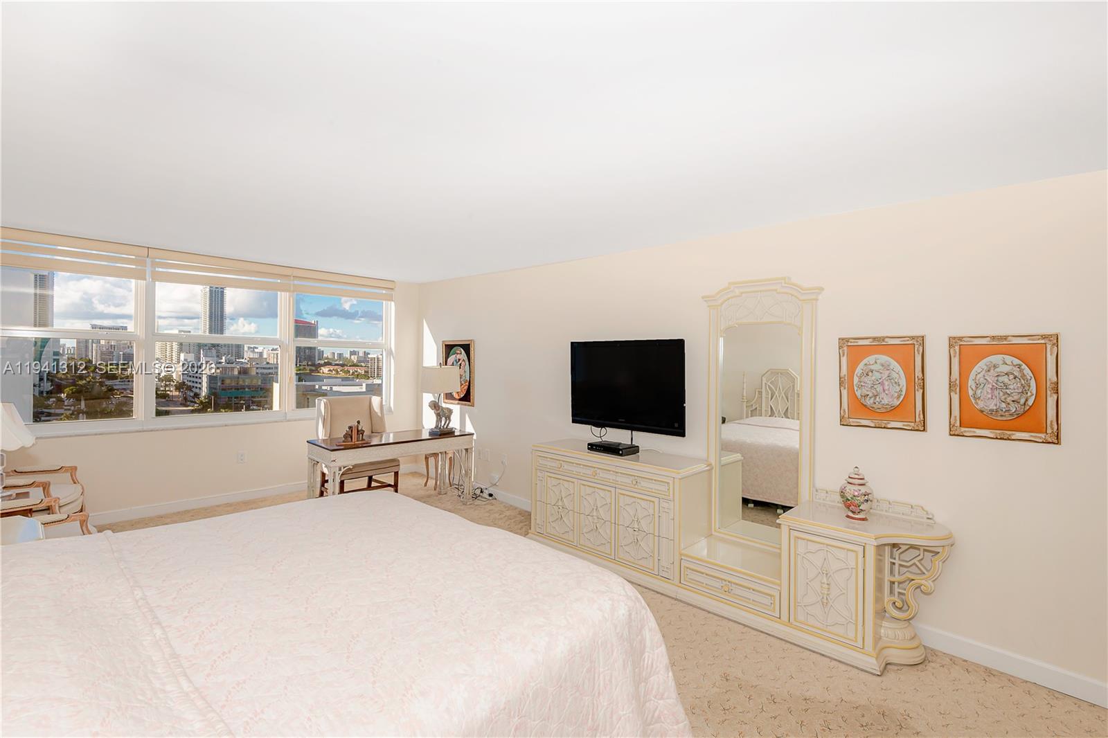 AQUARIUS CONDO - Residential