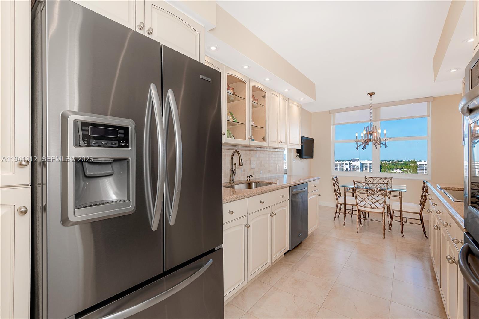 AQUARIUS CONDO - Residential