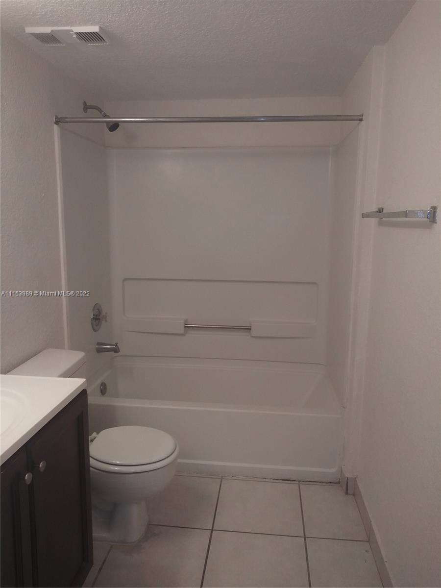 KENDALL LAKE TOWERS CONDO - Residential Lease