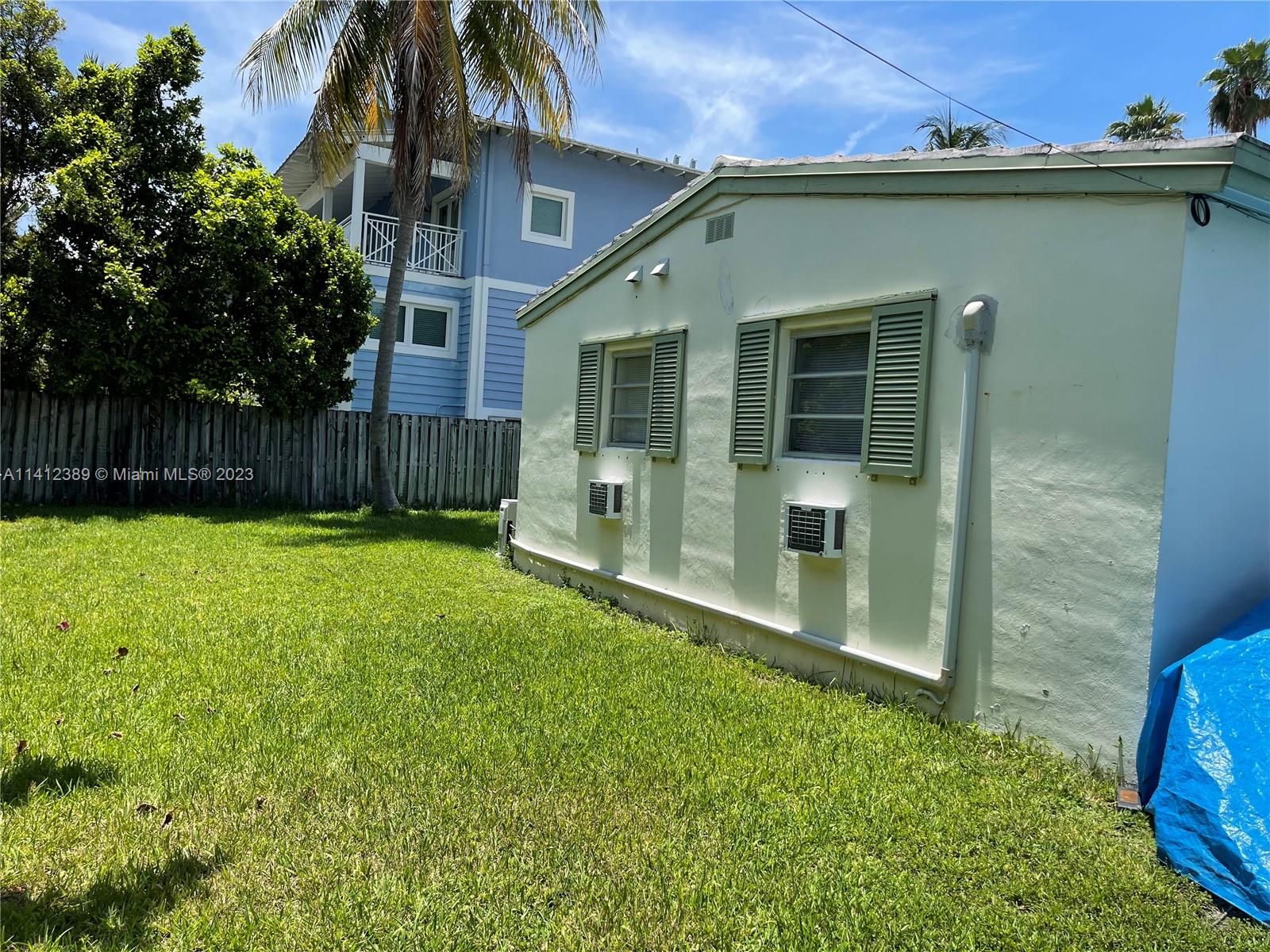 TROPICAL ISLE HOMES - Residential