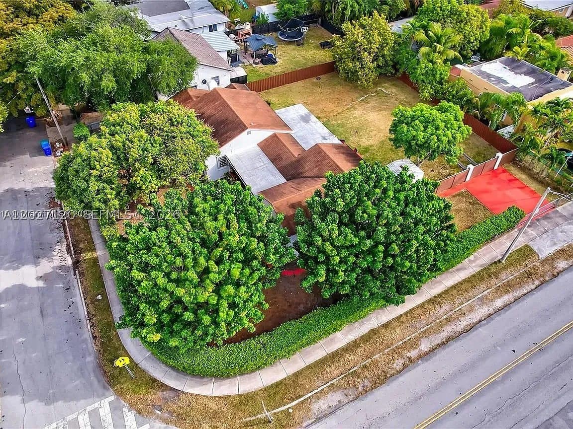 Rare opportunity in the heart of Miami featuring a spacious residence situated on an oversized 0.31-acre double lot. This property offers excellent flexibility with generous interior living spaces, large bedrooms, and a functional layout suitable for both end-users and investors.