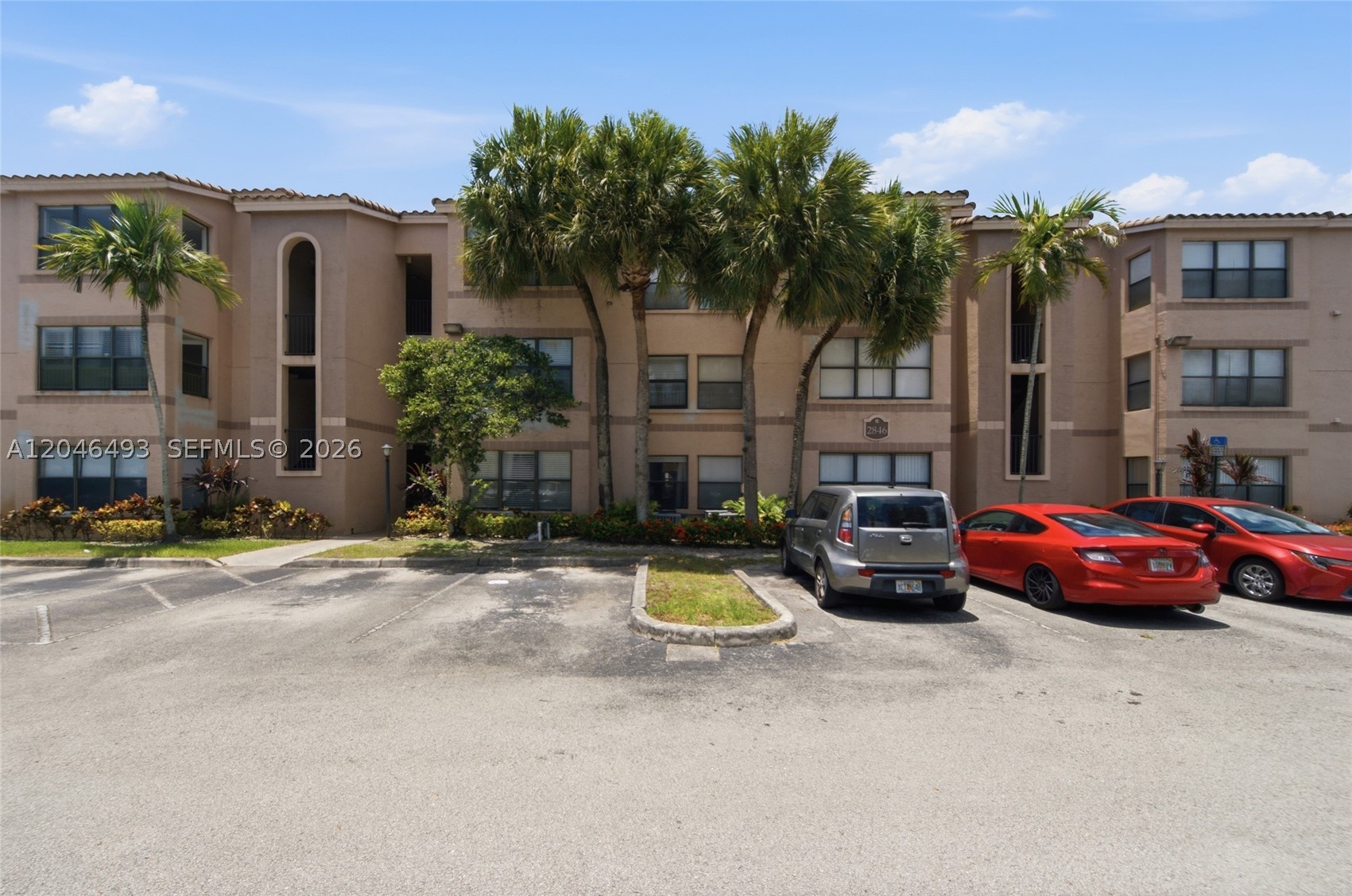 Bright and spacious ground-floor corner condo in an unbeatable Davie location! This 1-bedroom, 1-bath home features a brand-new A/C just installed, an updated kitchen, an updated bathroom, a full-size washer and dryer, and abundant natural light. Enjoy resort-style amenities including a pool, jacuzzi, fitness center, clubhouse, tennis courts, and picnic area. Ideally located directly across from Nova Southeastern University and just minutes from Broward College, FAU, I-595, Florida's Turnpike, Whole Foods, Trader Joe's, Costco, shopping, dining, and more. An excellent opportunity for homeowners, students, faculty, or investors!