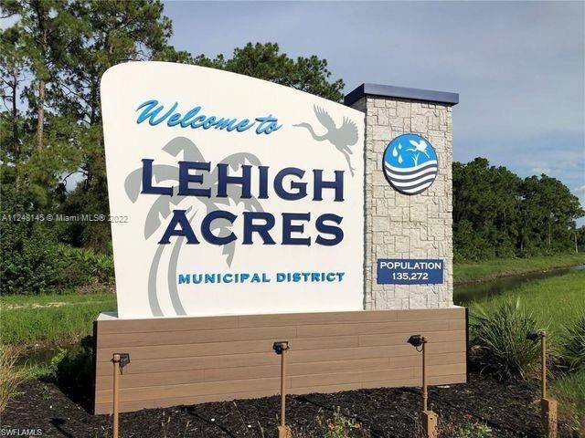 Are you ready to build your dream home? Look no further! This beautiful, high and dry half acre lot in desirable Lehigh Acres is the perfect place to make your dream a reality.

Located on a paved road, this surveyed property is surrounded by many new developments, making it a prime location for building. And with easy access to Joel Blvd, Palm Beach Blvd, Caloosahatchee River, Franklin Lock Park and boat launch, Harn's Marsh Park Preserve, schools, churches, shopping, restaurants, and the sandy beaches of the Gulf Coast, you'll be able to enjoy all that sunny Southwest Florida has to offer.

Don't miss out on this amazing opportunity to build the home of your dreams in a growing community.