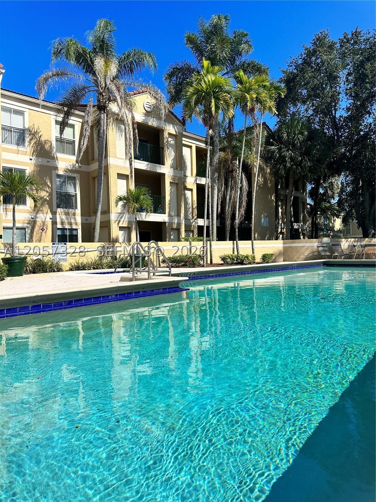 SAVANNAH AT RIVERSIDE CON - Residential