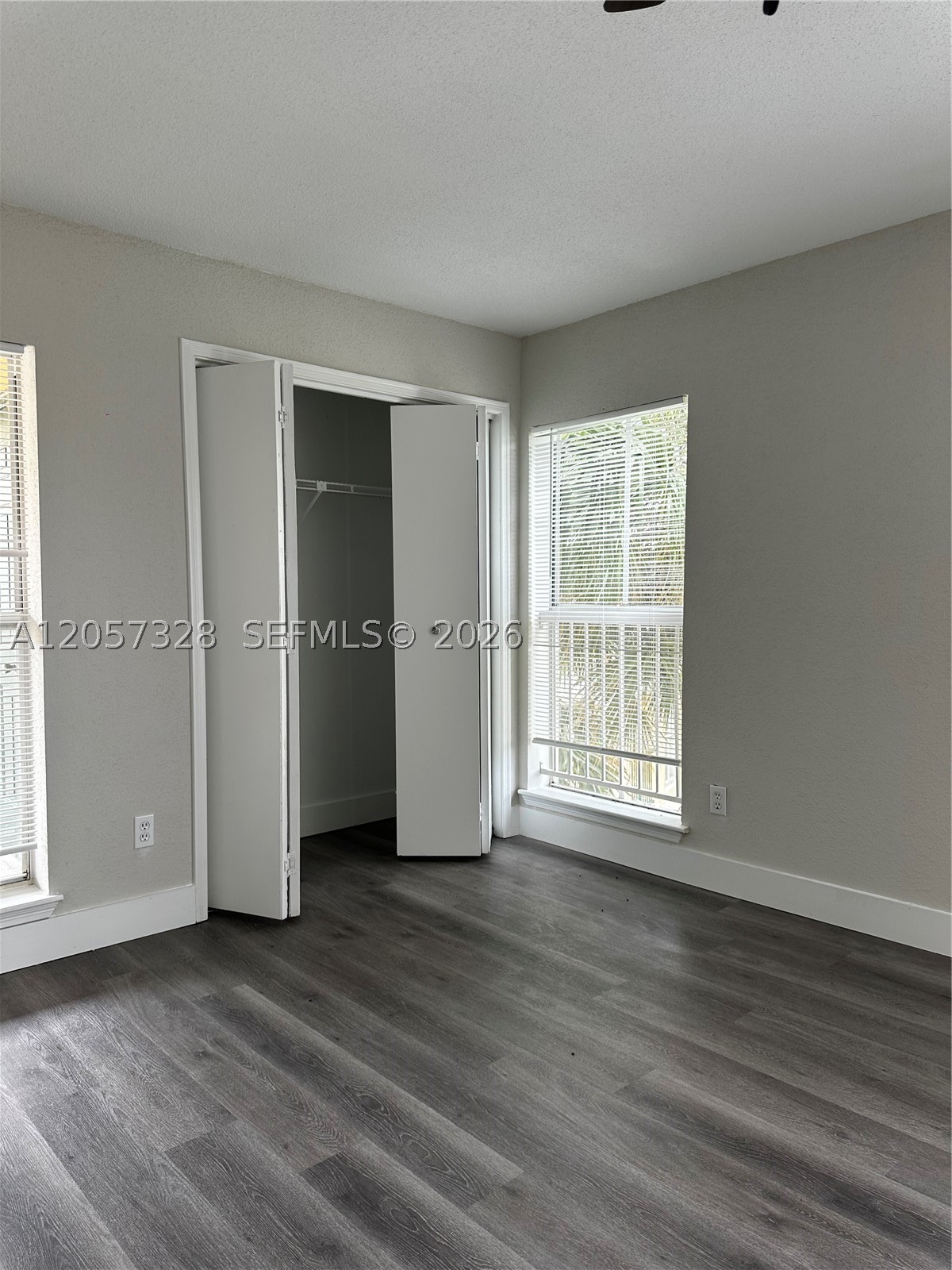 SAVANNAH AT RIVERSIDE CON - Residential