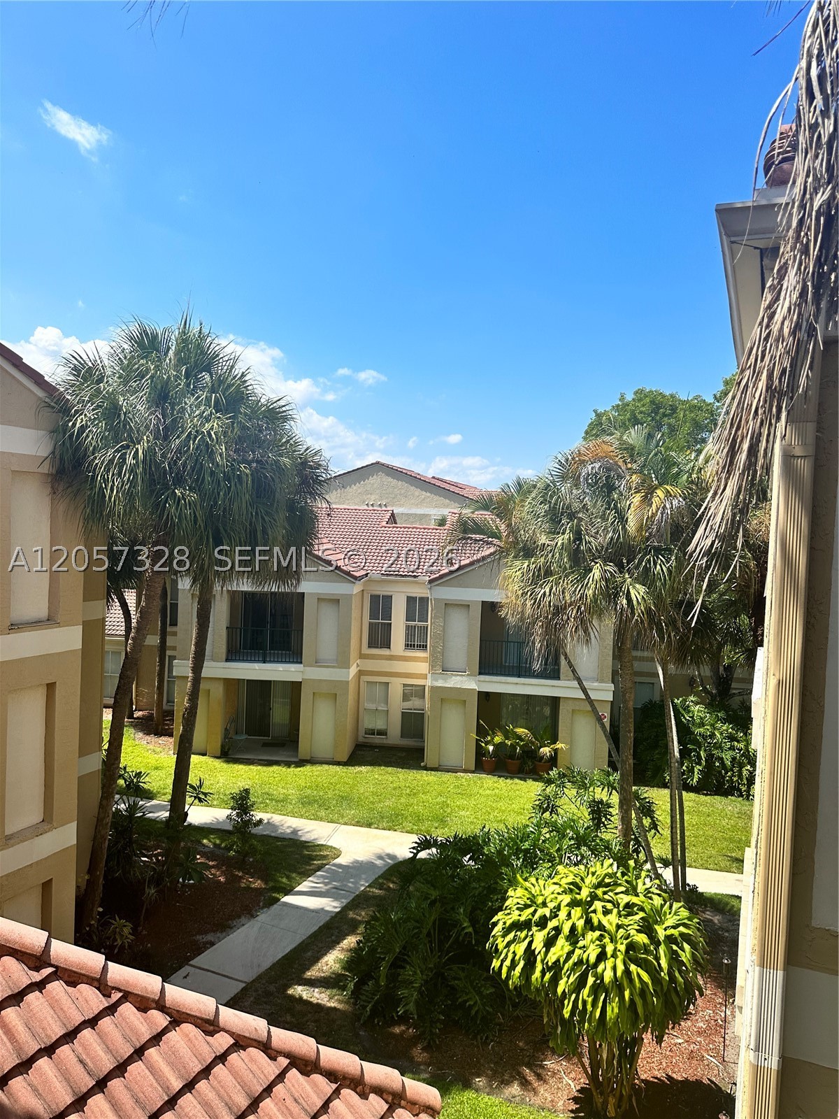 SAVANNAH AT RIVERSIDE CON - Residential