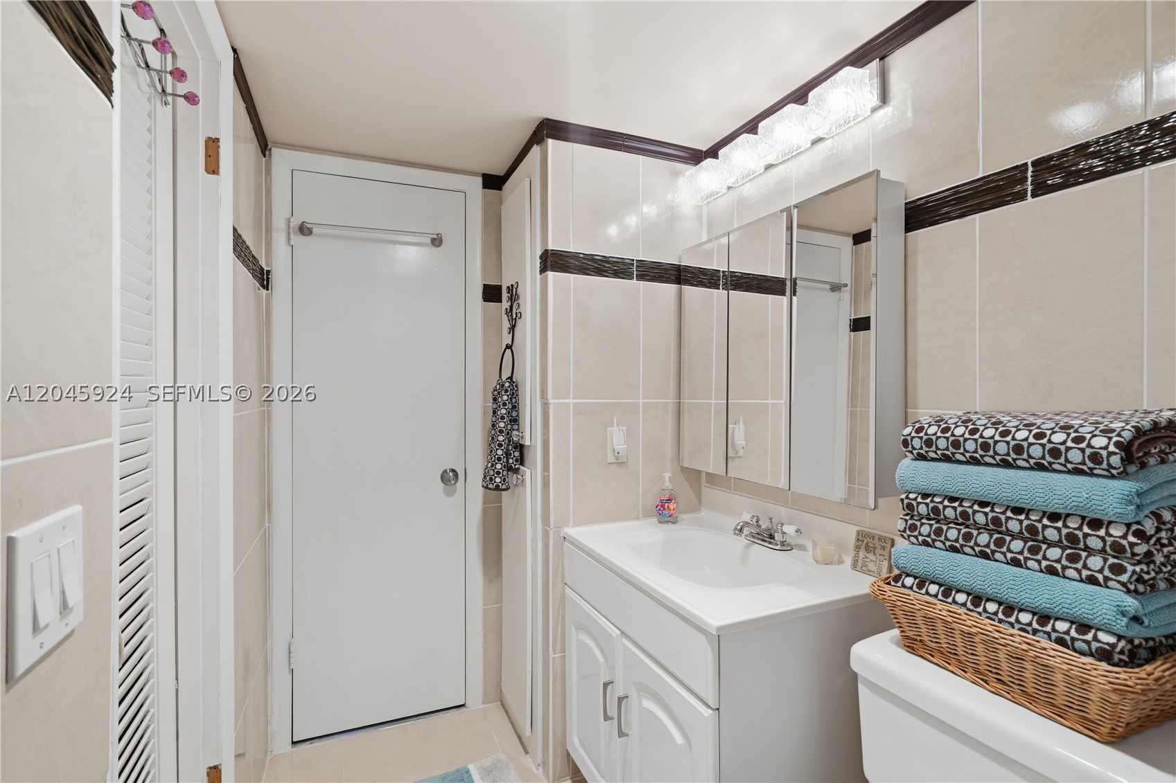 POINT EAST SEC 4 CONDO - Residential